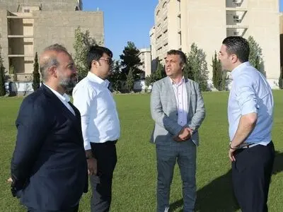 جواد نکونام از کمپ استقلال بازدید کرد