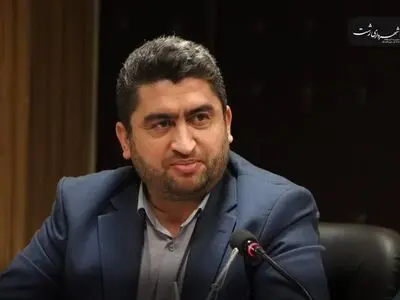  نصب پلاک افتخار بر سر در منزل قهرمانان در محدوده شهرداری منطقه یک رشت 