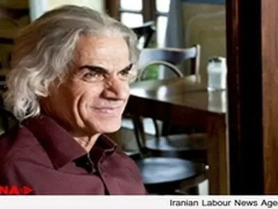 جشنواره‌ی شعر فجر به‌ اندازه‌ی وعده‌ی صد روزه‌ی رئیس‌جمهور عجولانه بود