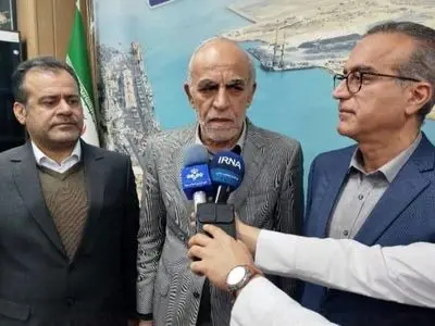 بازدید نماینده رئیس‌جمهور در هماهنگی اجرای سیاست‌های کلی توسعه دریامحور از بندر بوشهر