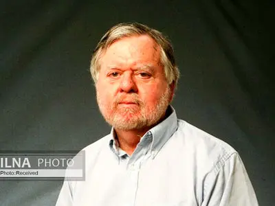 طبقه حاکم نابودی سندیکاها و جنبش‌های اجتماعی را هدف گرفته/ اروپا به دنبال احیای هویت سفید با کاهش ثروت طبقه کارگر است/ کسانی که مسئول حاشیه‌ای شدن طبقۀ کارگرند عمدتاً سفید هستند