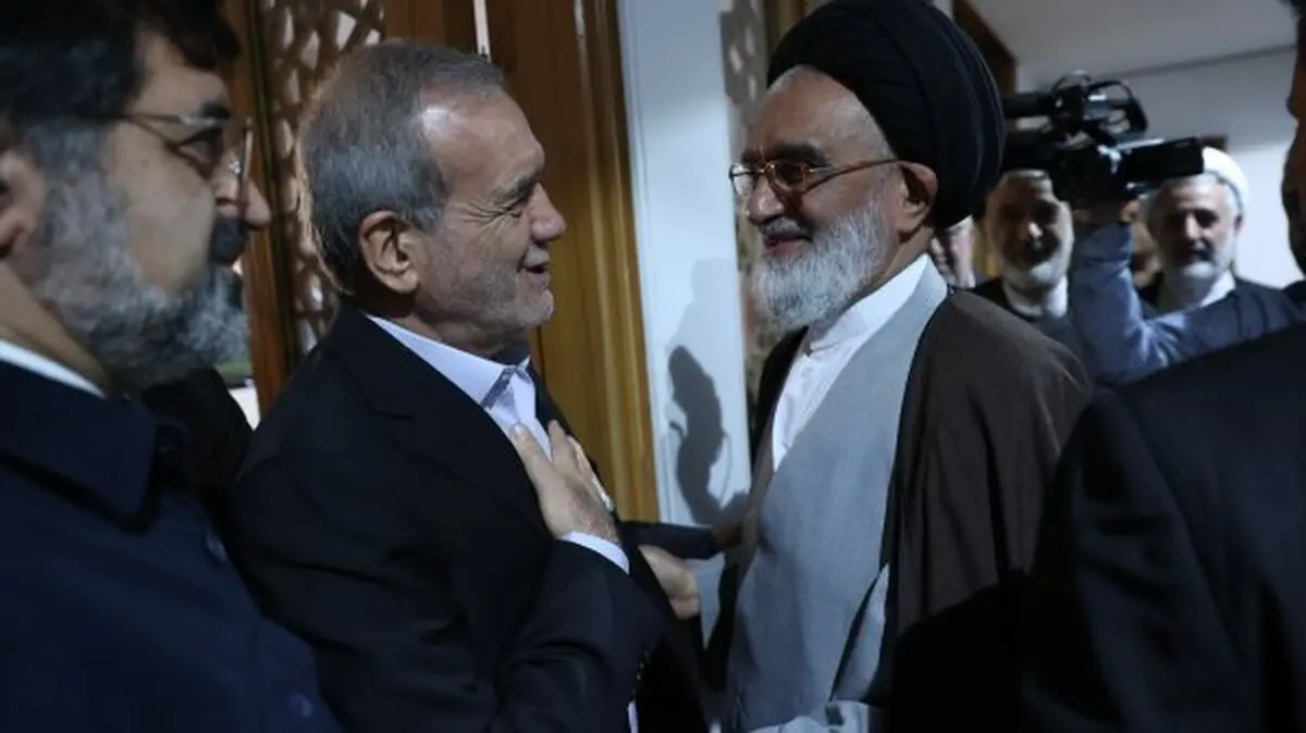 رئیس‌جمهور وارد قم شد