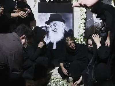  پیکر پهلوان خلیل عقاب به خاک سپرده شد