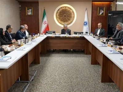 تسهیل واردات و تقویت همکاری بخش خصوصی، راه عبور تولید از بحران‌های زیرساختی است
