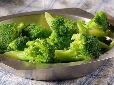 مضر بودن فیبر موجود در کلم بروکلی برای معده