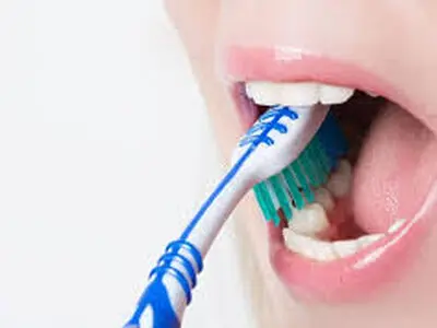 قبل از صبحانه مسواک بزنیم یا بعد از آن؟