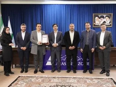 اعطای نشان سبز به واحدهای تولیدی طلا پروفیل ارس و نگین فخر آذربایجان