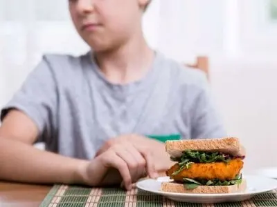 چرا در روزهای گرم کم‌اشتها می‌شویم؟