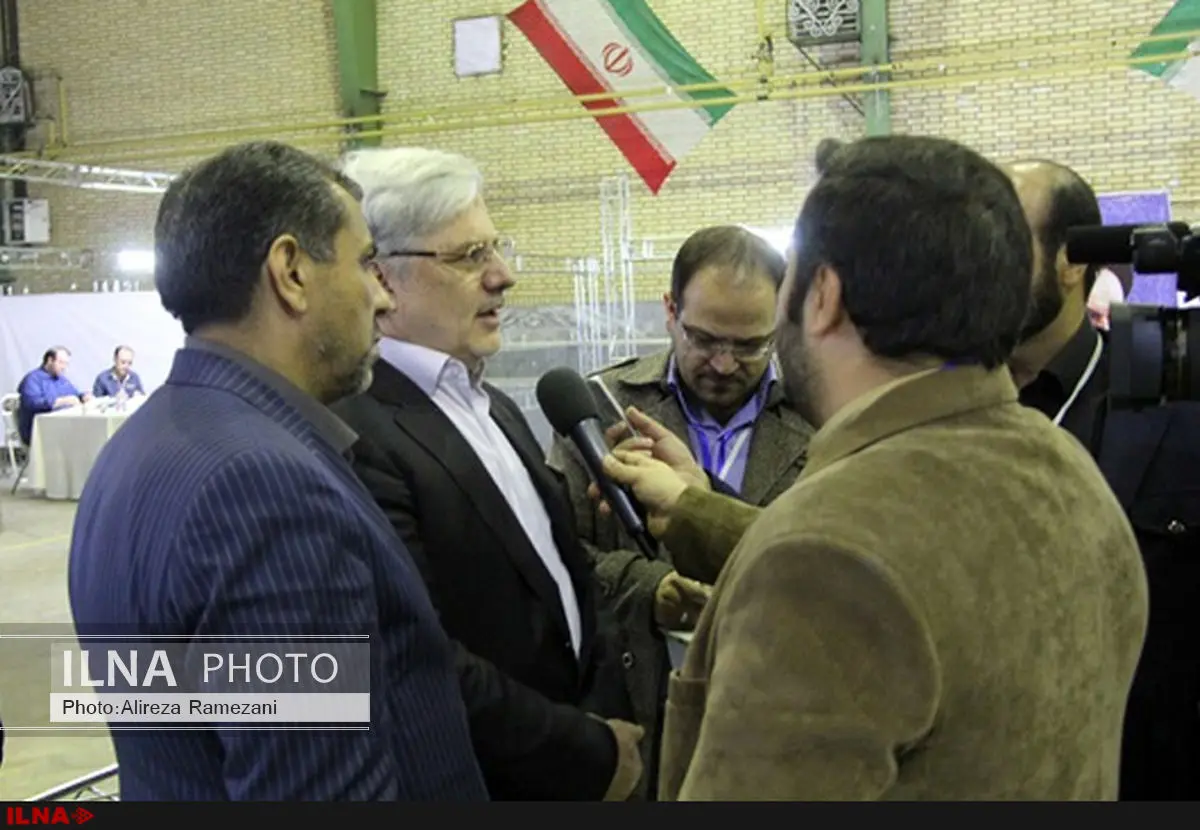 مستمری‌بگیران برای دریافت کاراکارت به بانک رفاه مراجعه کنند