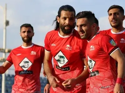نریمان جهان: هیچ بازیکنی جلوی پرسپولیس در زمین راه نمی‌رفت/ تیموری عصبانی بود و یک حرفی زد و خودش هم پشیمان است/ مقایسه کیفیت بازیکن در تمرین با بازی رسمی درست نیست