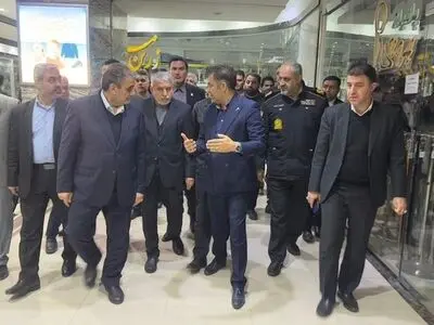 بازدید وزیر میراث‌فرهنگی از کاروانسرای شاه‌عباسی و پروژه بازارچه صنایع‌دستی سمنان/ تاکید صالحی‌امیری بر احیای هویت تاریخی و تکمیل زنجیره اقتصاد فرهنگ در سمنان