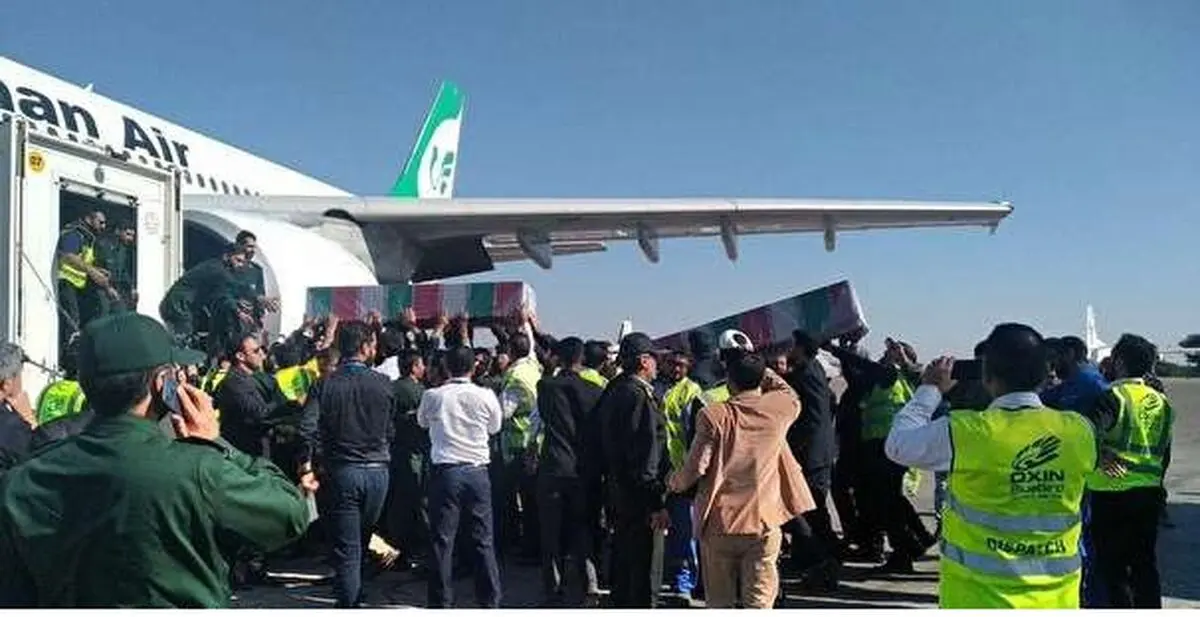 انتقال پیکر مطهر سرداران مقاومت از اهواز به مشهدالرضا
