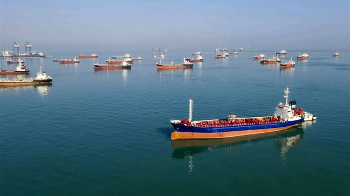 عبور یک کشتی با پرچم هند از تنگه هرمز