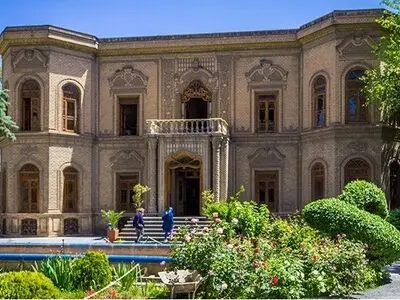 موزه آبگینه تعطیل می‌شود