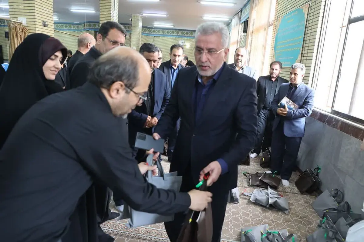  توزیع 9000 بسته لوازم‌التحریر میان دانش‌آموزان مددجوی قزوین
