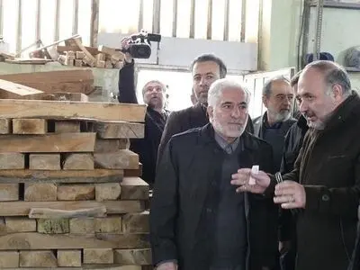 بازدید رئیس سازمان زندان‌ها از کارگاه‌های اردوگاه حرفه‌آموزی و کاردرمانی اراک 
