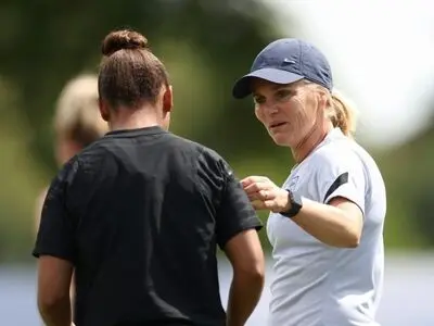 آشنایی با سارا ویگمن: رونالد کومان دوباره بیکار می‌شود؟
