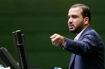مردم زیر بار گرانی‌ها بی‌پناه شده‌اند/ نمی‌شود همه مشکلات اقتصادی را به جنگ نسبت داد