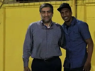 رونمایی از ستاره جدید برابر شاگردان برانکو؛ بالوتلی مقابل پرسپولیس بازی می‌کند؟