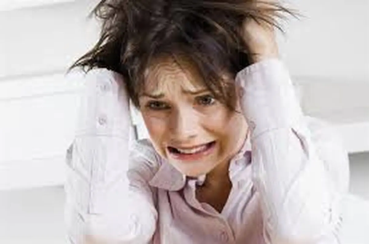  افزایش استرس زنان در حضور مردان بیکار +فیلم