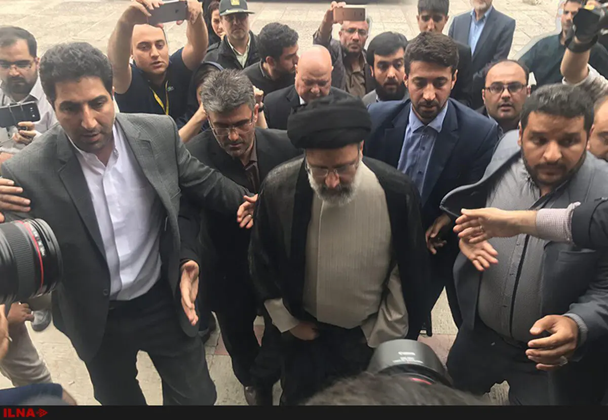 رییسی وارد ستاد انتخابات شد