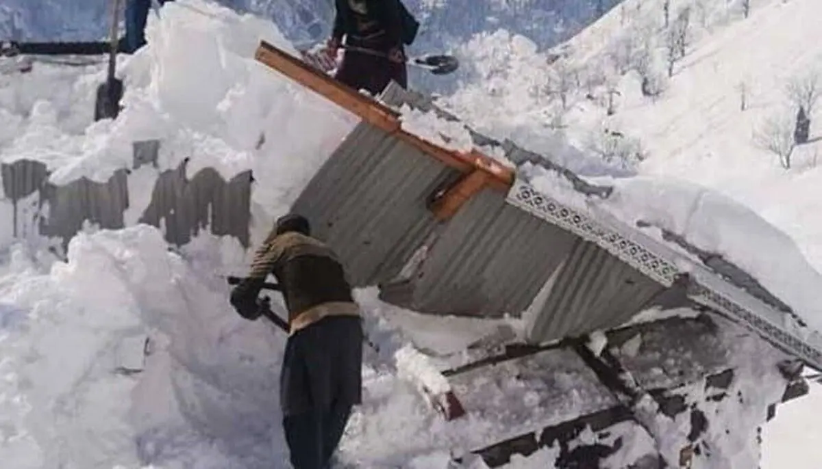 ۱۰ کشته و مصدوم در پی ریزش بهمن در پاکستان