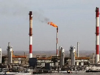 إیران والصین تبحثان سبل تعزیز التعاون النفطی