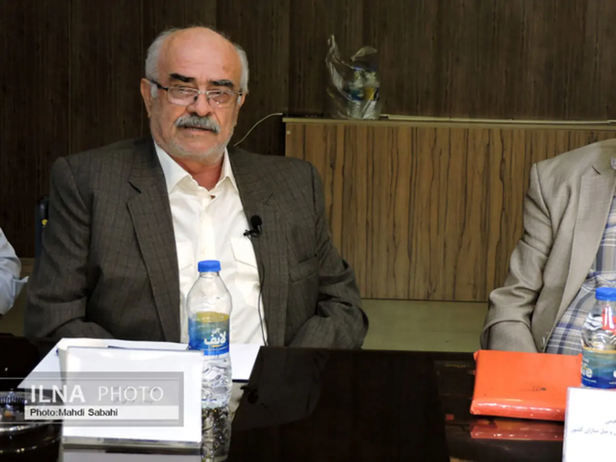 تولیدکنندگان صنعت مبلمان بدون امکانات رفاهی و بهداشتی در شهرک صنعتی خاوران 