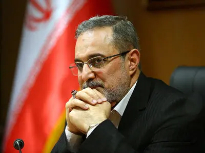 به وعده خود برای جمع کردن بساط مافیای آزمون‌ها پایبند هستم