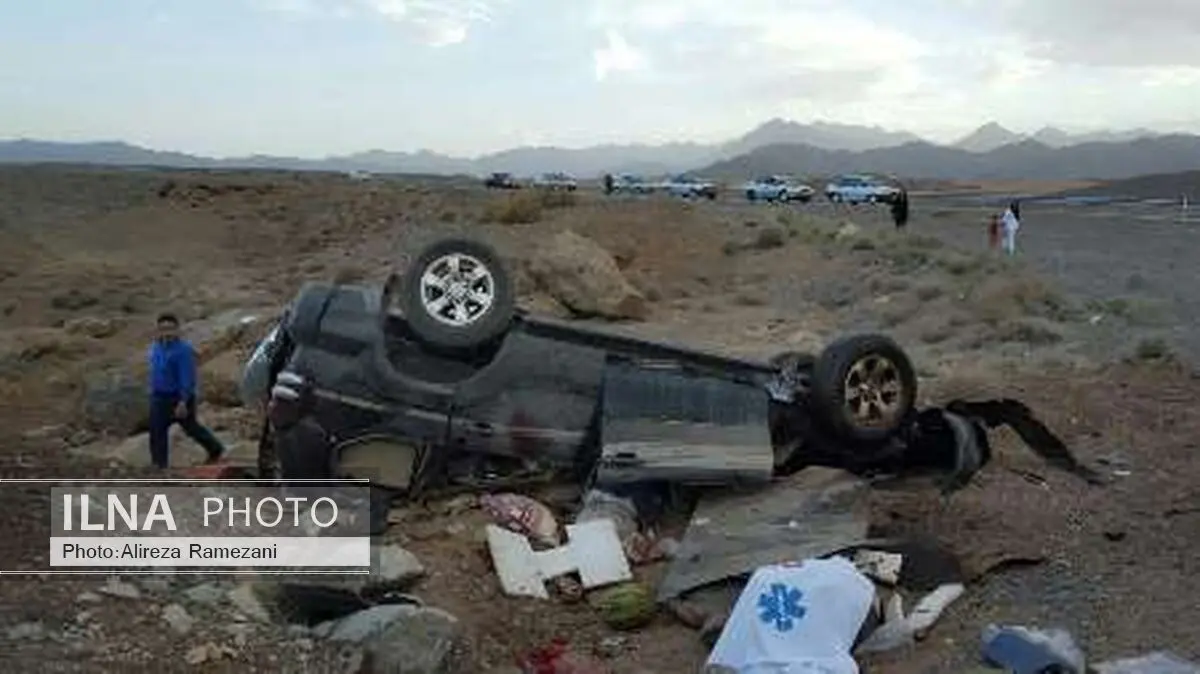 واژگونی خودروی پرادو در جاده نطنز بادرود سه کشته برجا گذاشت