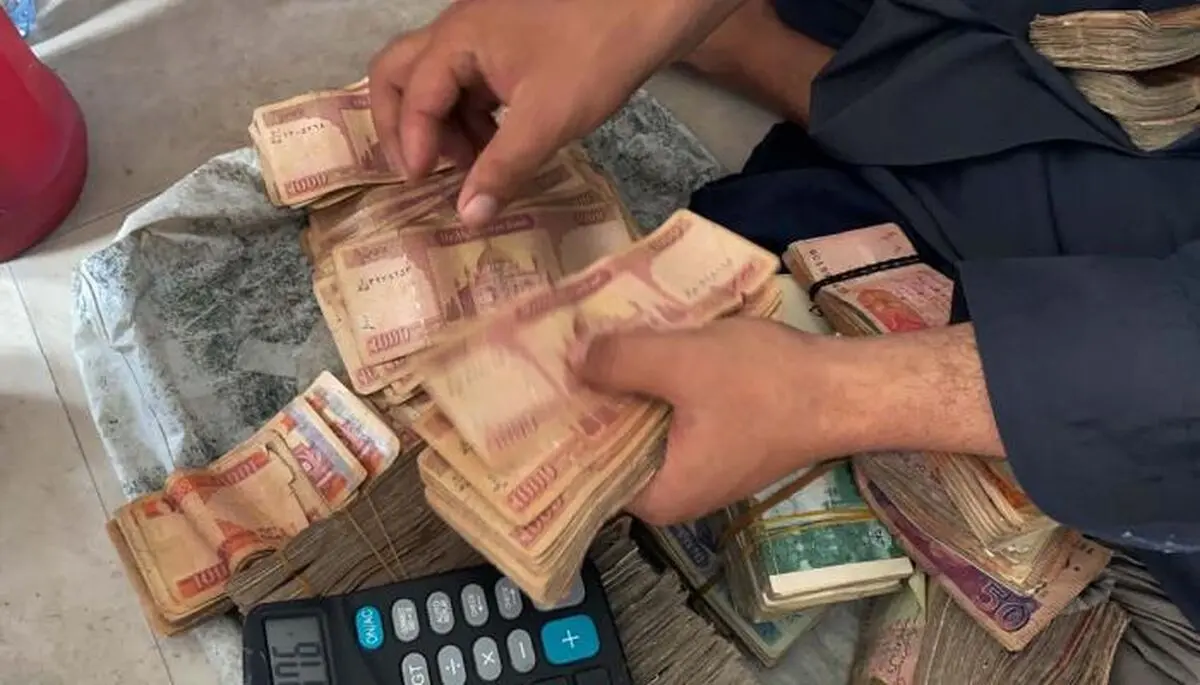 کشف ۱۸ میلیارد ریال پول افغانی از یک خرده فروش مواد مخدر در کاشمر