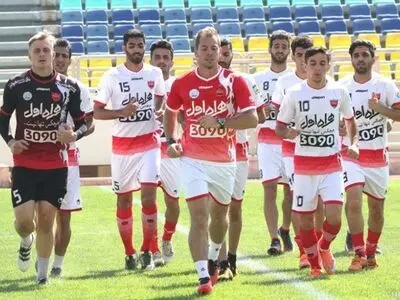 حسین ماهینی در تمرین پرسپولیس حاضر شد