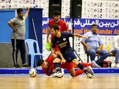ستاره تیم ملی فوتسال سه هفته دور از میادین