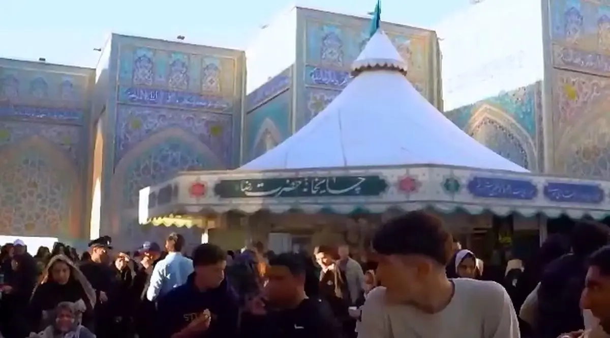 حال و هوای حرم مطهر رضوی در روز شهادت حضرت فاطمه زهرا سلام الله علیها + فیلم