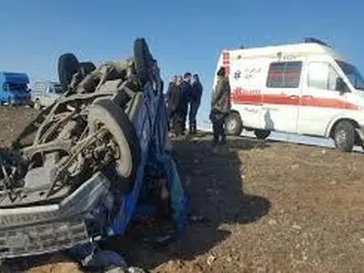خودروی کارگران نیشکر هفت تپه واژگون شد