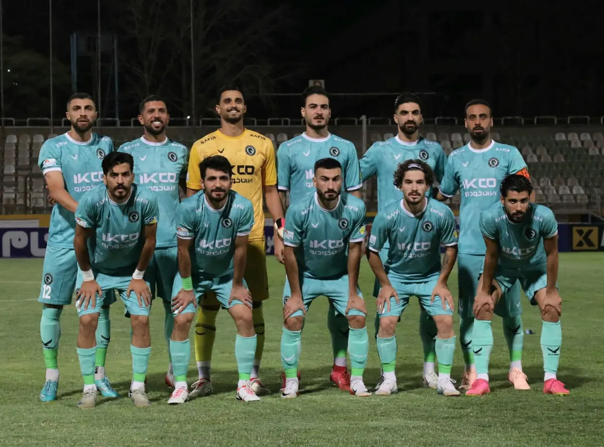 اخراج باقری مقابل استقلال به دلیل خطای خطرناک(ویدیو)