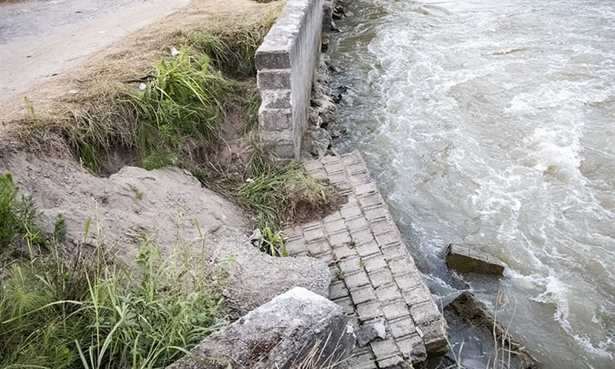 سقوط خودرو در کانال جاده کیسم، رئیس کل دادگستری گیلان را به محل حادثه کشاند