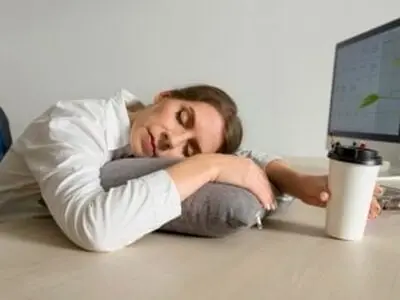 بهترین تکنیک رفع خواب آلودگی در محیط کار 