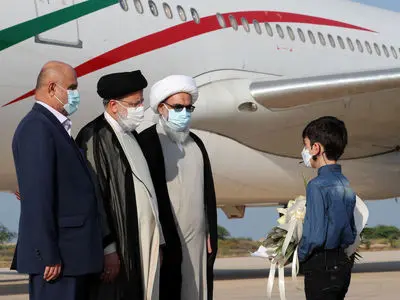 رئیس‌جمهور دقایقی قبل وارد بوشهر شد