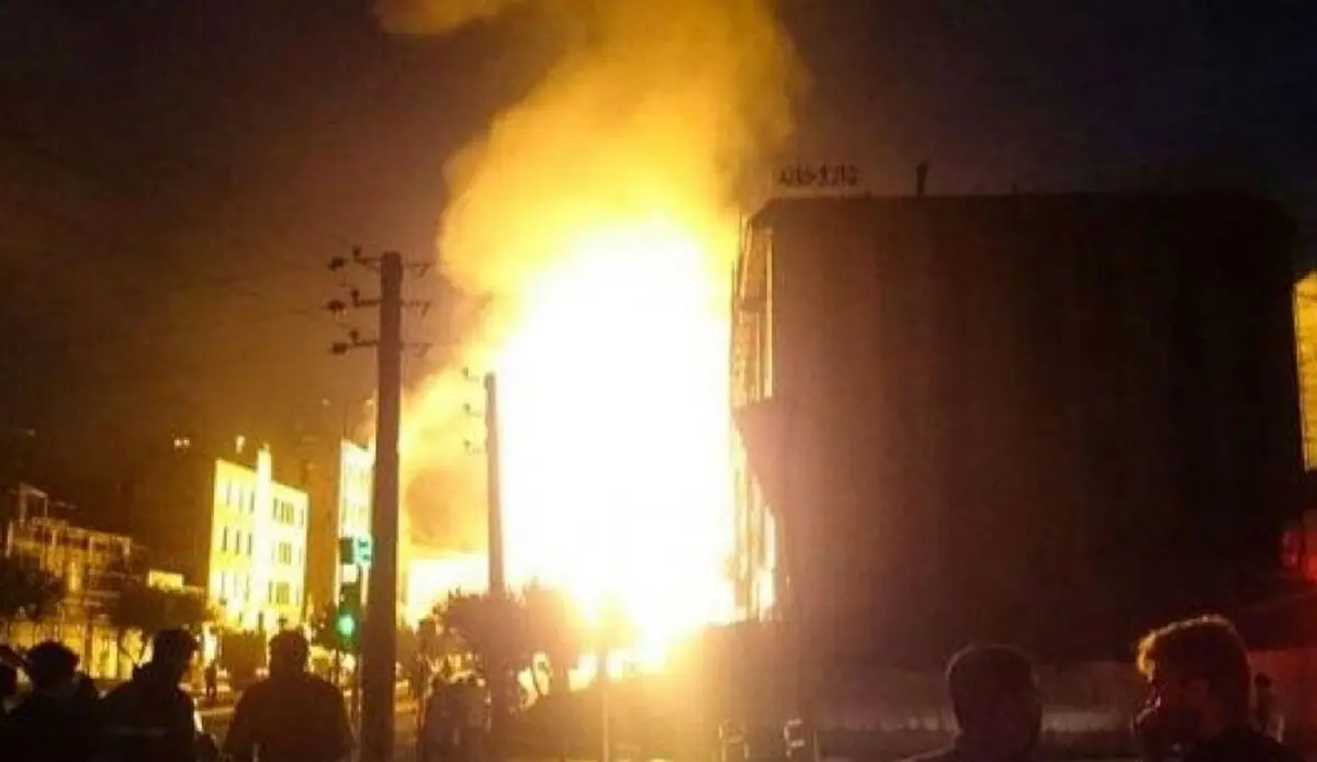 مصرع 13 شخصا فی حادث الانفجار بمرکز طبی شمال طهران