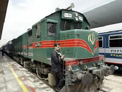 استاندار آذربایجان‌غربی اتصال راه‌آهن ایران به ترکیه را از مسیر مرز بازرگان خواستار شد