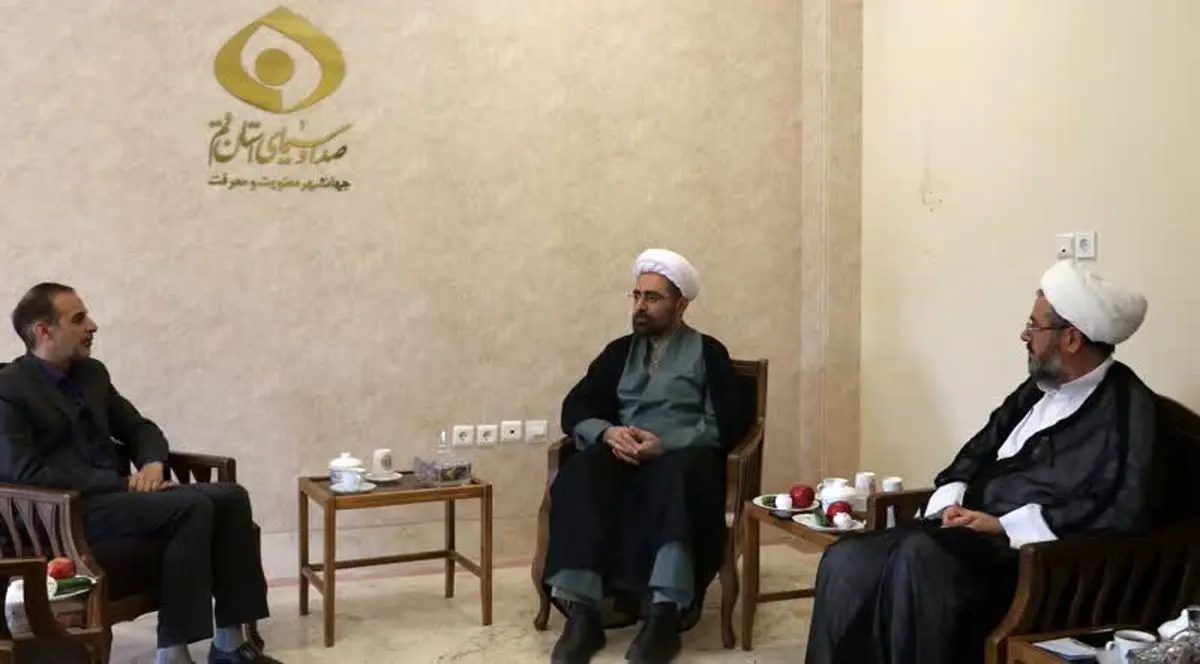 رئیس مرکز تحقیقات کامپیوتری علوم اسلامی با مدیر کل صدا و سیمای استان قم دیدار کرد