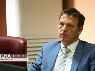 هیچ محدودیتی در زمینه ارتباطات علمی را قبول نداریم/ علم بهترین راه تعامل ملت‌هاست/از دانشجویان ایرانی توانمند یک ترم شهریه نمی‌گیریم