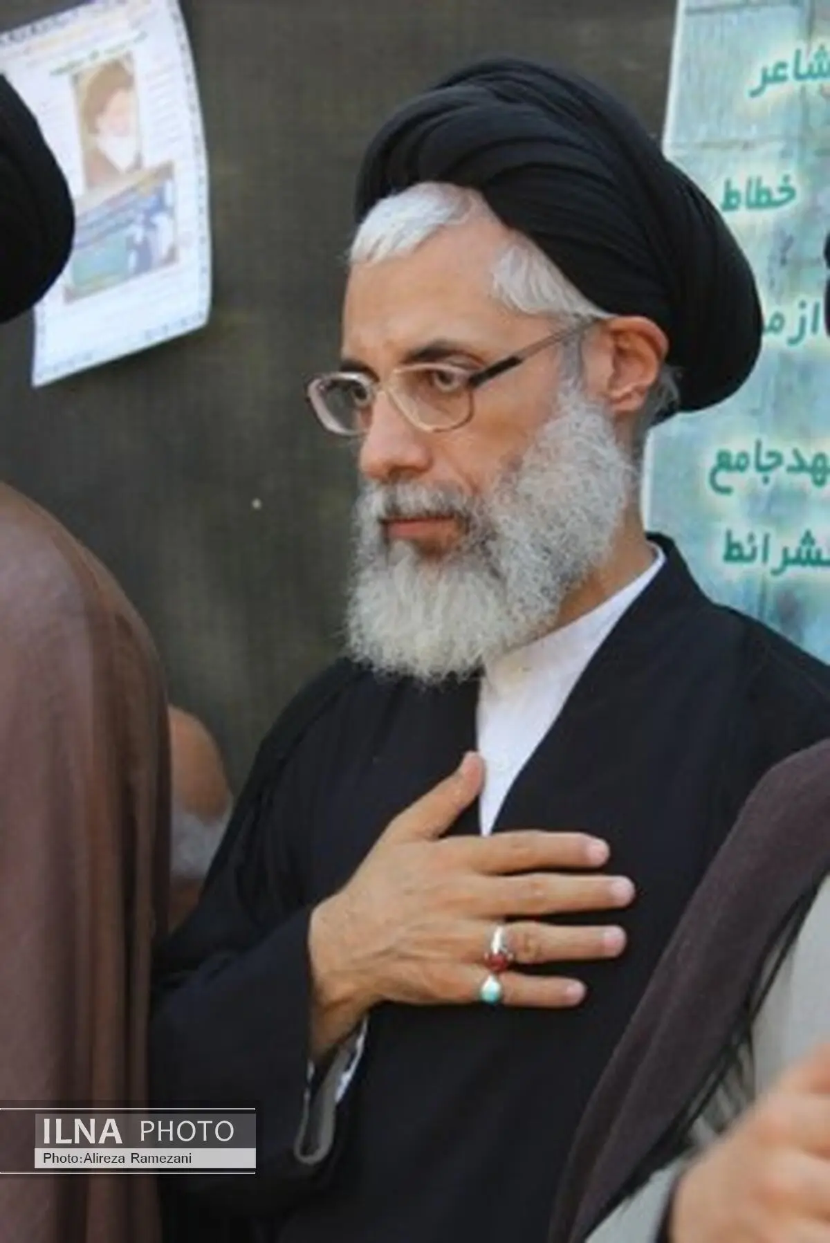 برگزاری کنسرت موسیقی و شعبده‌بازی حرام است