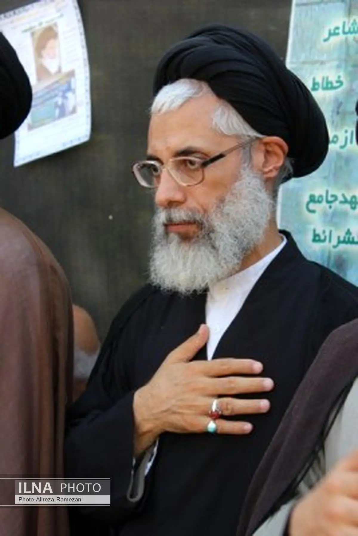 برگزاری کنسرت موسیقی و شعبدهبازی حرام است