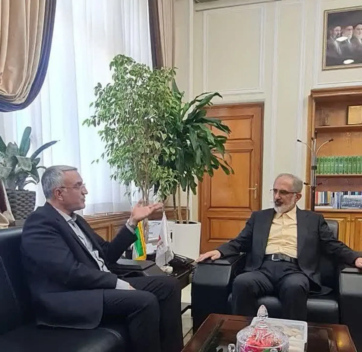 پیگیری حل مشکلات تسهیلات مسکن ملی کاشان در نشست معینی آرانی با مدیرعامل بانک مسکن