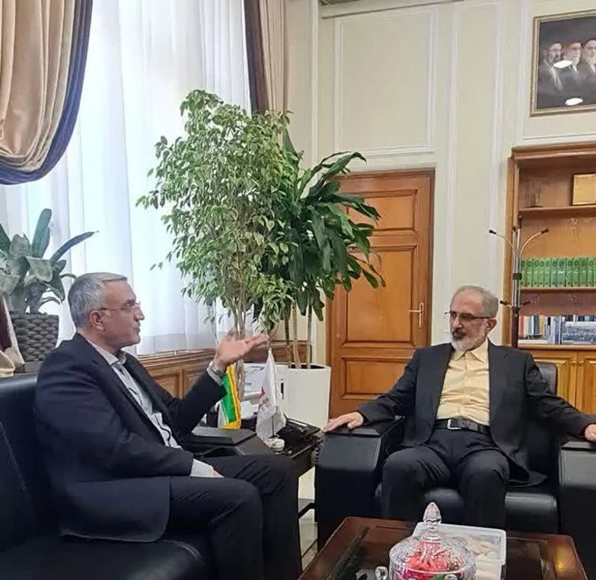 پیگیری حل مشکلات تسهیلات مسکن ملی کاشان در نشست معینی آرانی با مدیرعامل بانک مسکن