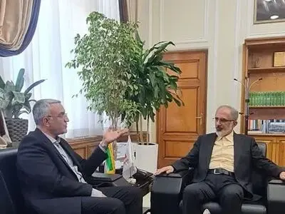 پیگیری حل مشکلات تسهیلات مسکن ملی کاشان در نشست معینی آرانی با مدیرعامل بانک مسکن
