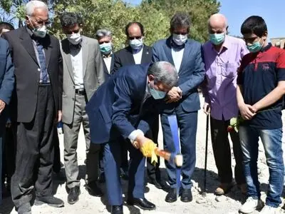 کلنگ زنی احداث مدرسه ۱۵ کلاسه اُتیسم دراستان کرمانشاه