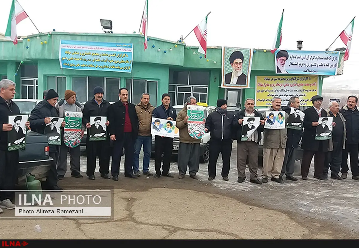 ادامه اعتراض کارگران کشت و صنعت مهاباد در چادرها/ مذاکرات در اداره کار به نتیجه نرسید